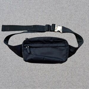 Main Character crossover waist pack bag